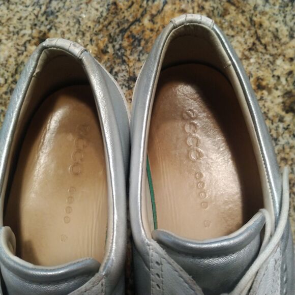 Ecco Womens Tour Hybrid Wing Tip Spikeless Golf Shoes Leather Silver Sz 40 US 8 - Picture 11 of 14